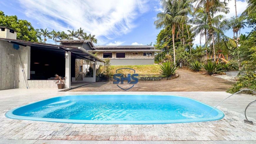 Casa com 3 dormitórios à venda, 273 m² por R$ 1.690.000,00 - Badenfurt - Blumenau/SC