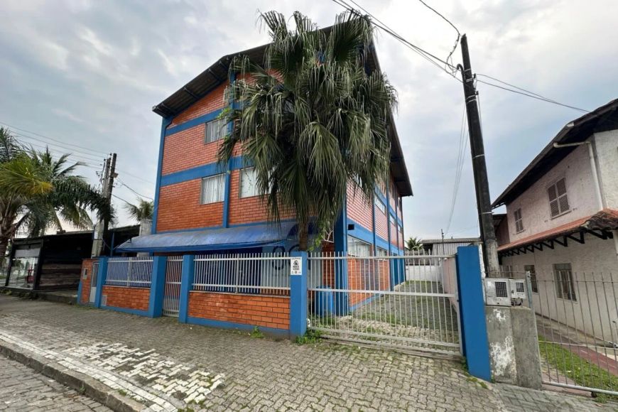 Alugo Excelente Galpão com 03 Pavimentos, Bairro Itoup. Norte