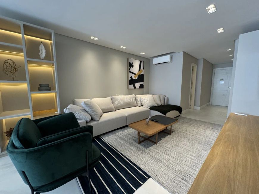 Apartamento com 3 quartos, sendo 1 suíte e 2 Demi, 139 m² no bairro Ponta Aguda em Blumenau/SC