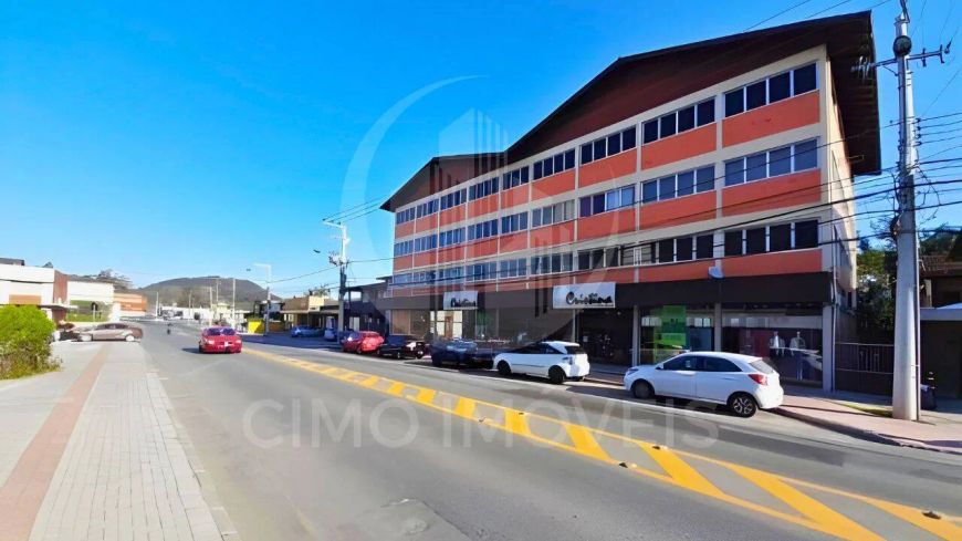 Sala Comercial e Escritório em Blumenau no Bairro Itoupava Norte - 1425 m²