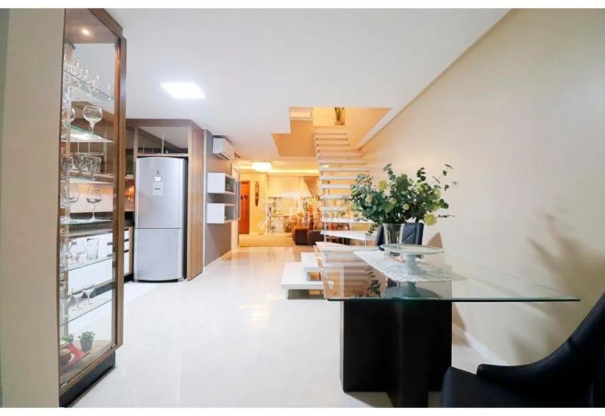 Casa com 2 suítes e 197,00 m² no bairro Velha Central em Blumenau/SC