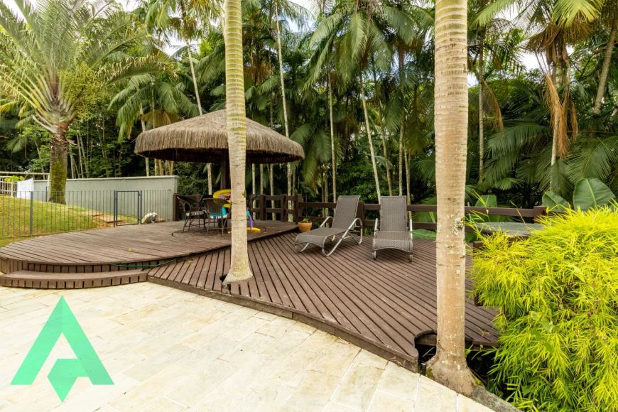 Linda casa mobiliada à venda, no Bairro Itoupava Norte!