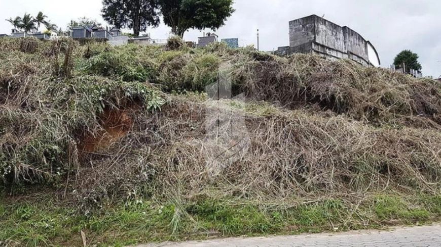 Terreno com 684m² no bairro do Salto/Escola Agrícola