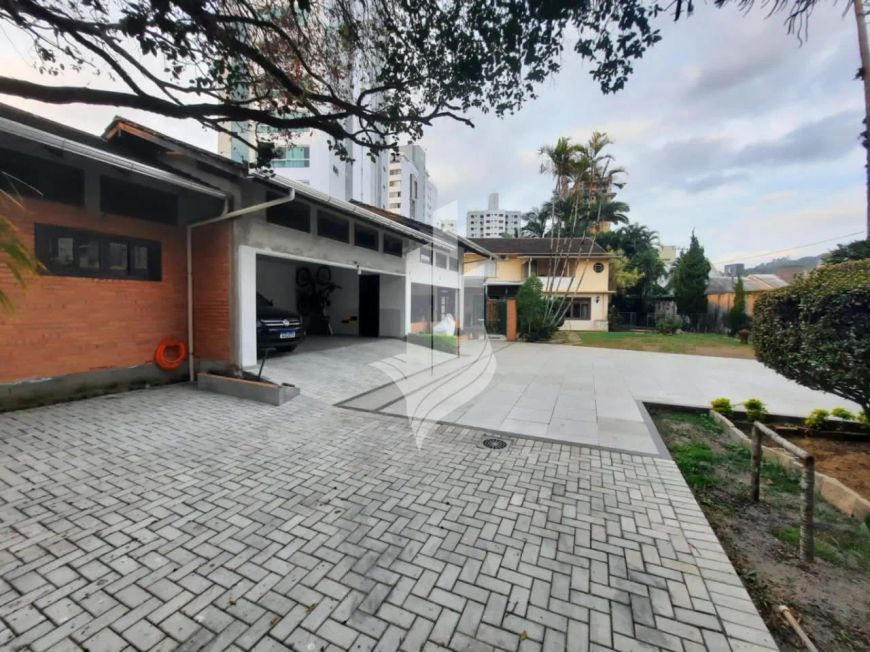 Ótima propriedade com excelente localização do bairro da Velha, escriturado e averbado!