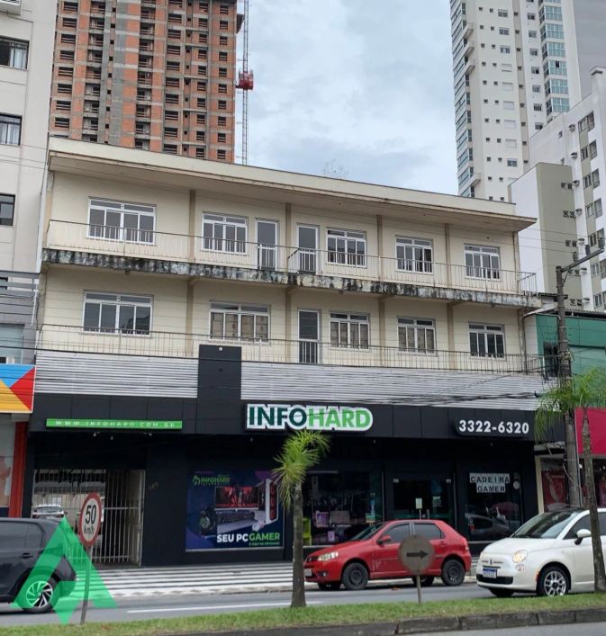 Linda Loja Térrea pra locação, no Bairro Victor Konder!