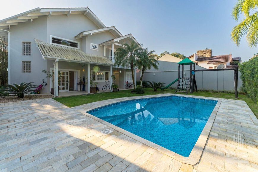 Casa Mobiliada de Alto Padrão com 4 Dormitórios e Piscina, à Venda na Coronel Feddersen, bairro Itou