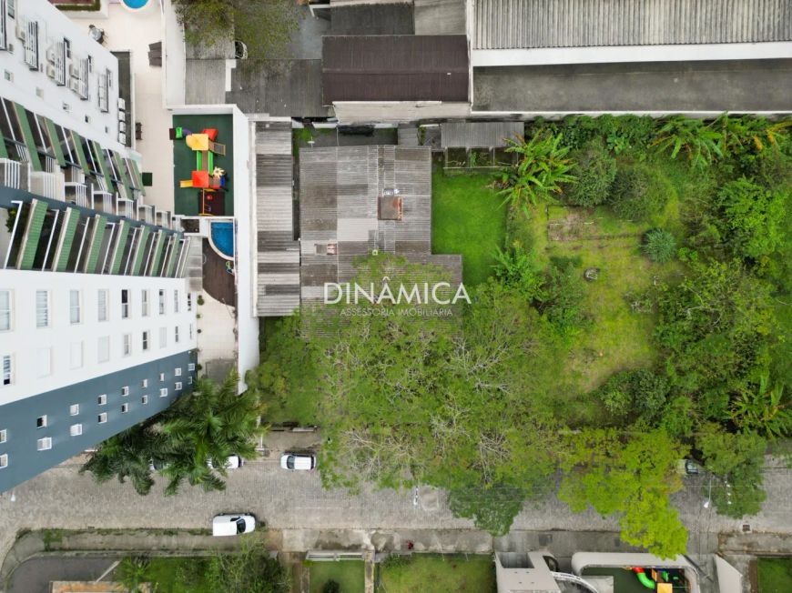 Excelente casa com terreno na Vila Nova