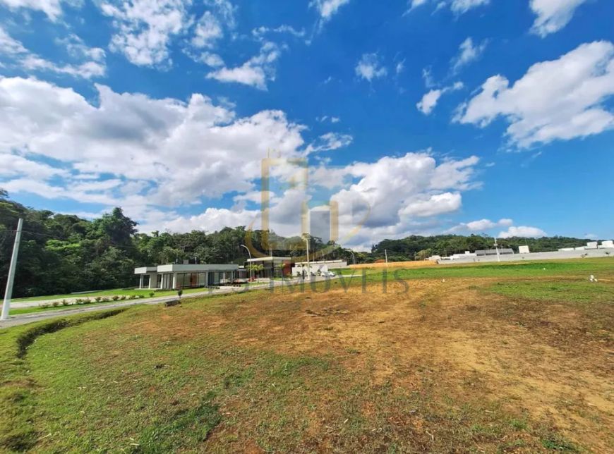 Terreno de 420 m² disponível para venda em condomínio fechado LAGO DI GARDA, no bairro Velha.