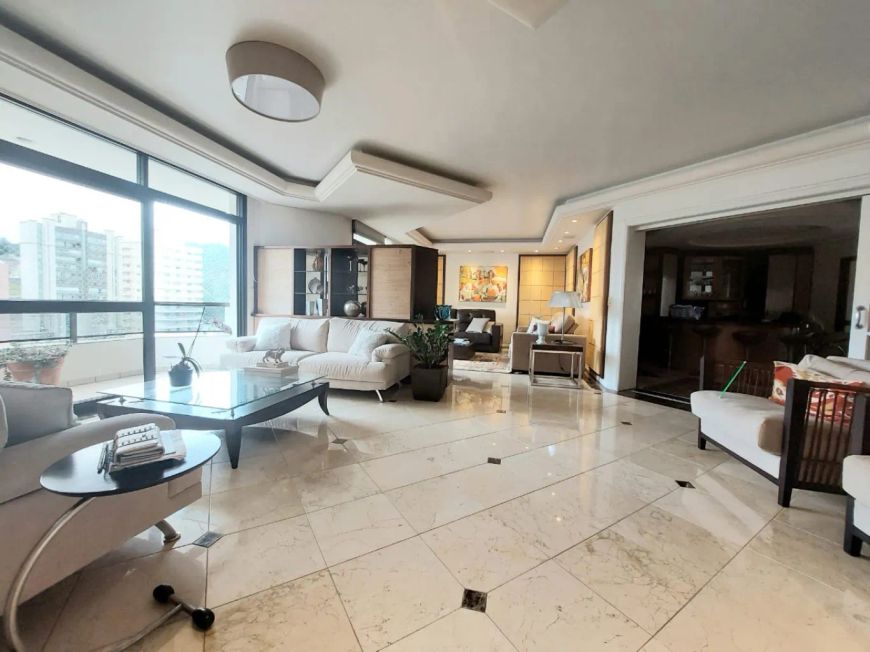 Apartamento 4 suítes + dependência no Bairro Jardim Blumenau.