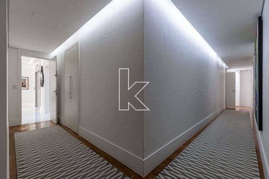 Apartamento com 647 m², 4 suites , 5 vagas na Vila Uberabinha - venda