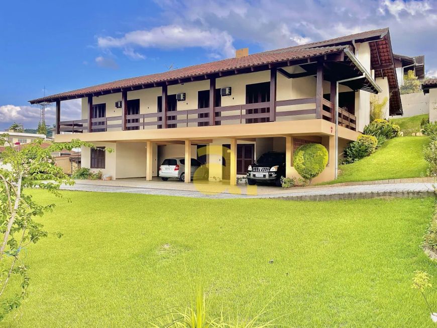 CASA RESIDENCIAL E COMERCIAL NO INICIO DA VELHA EM BLUMENAU - SC