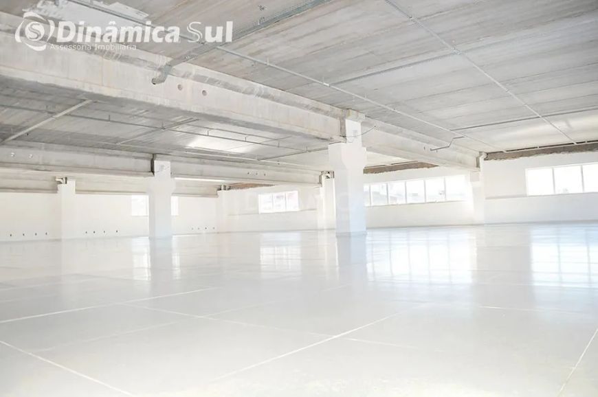 Excelente Sala Comercial próximo ao Shopping Park Europeu