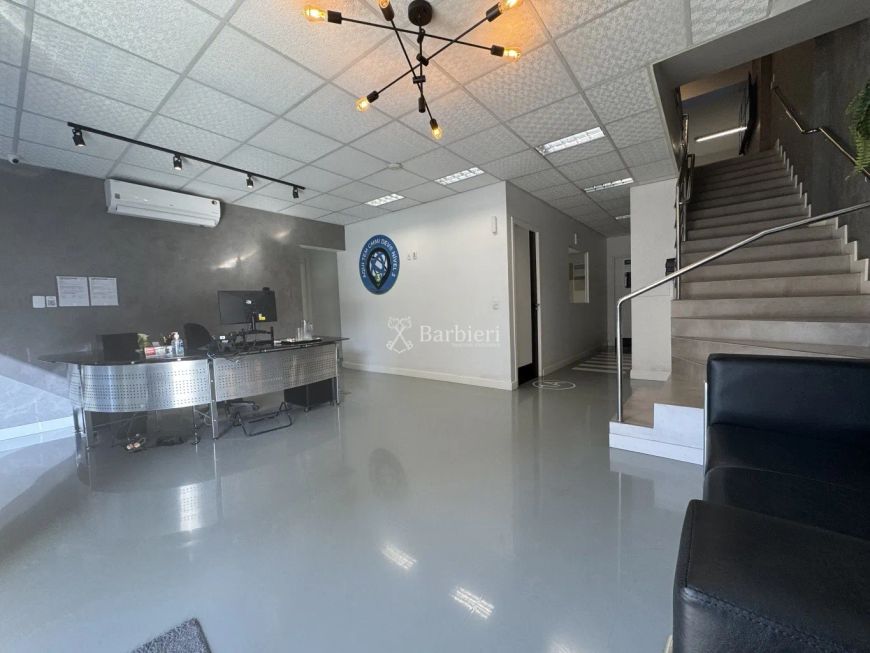 Sala comercial de 420m² no bairro Ponta Aguda em Blumenau/SC