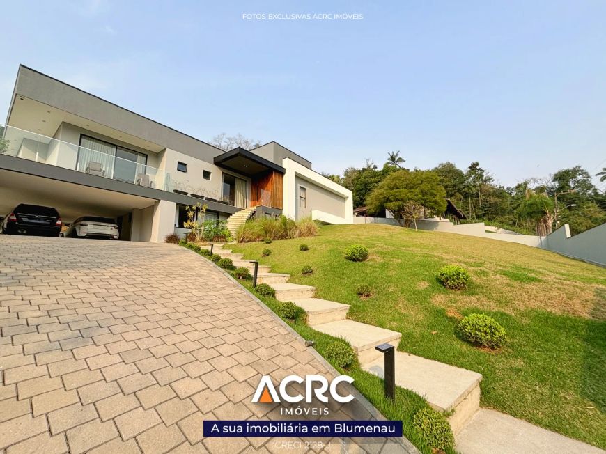 ACRC Imóveis - Casa de Alto Padrão para Venda no Bairro Itoupava Seca