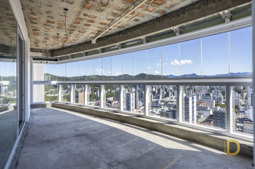 Seja exclusivo e more no Prédio mais imponente de Blumenau!