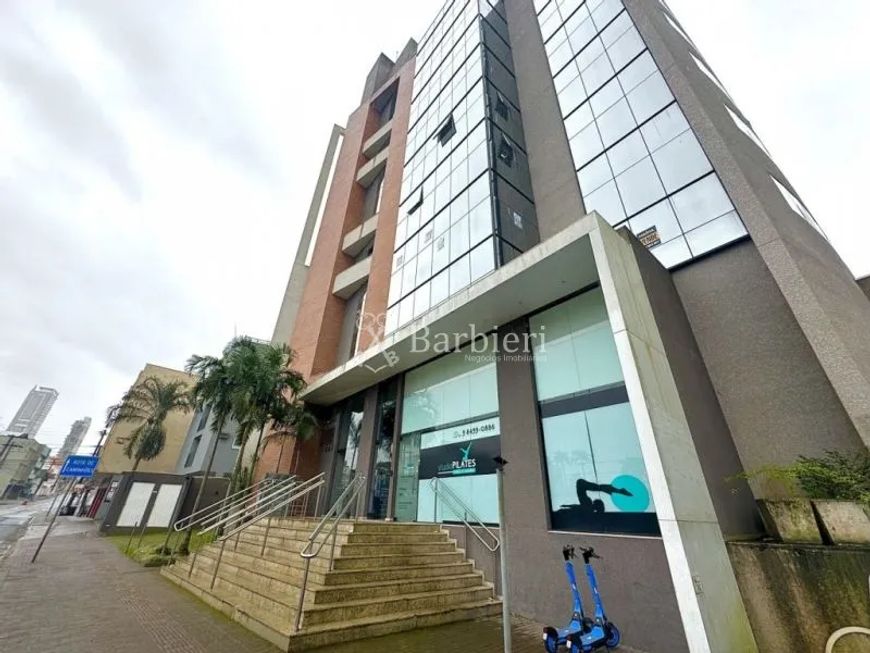 Sala Comercial com 221m² e 11 vagas no Centro de Blumenau/SC