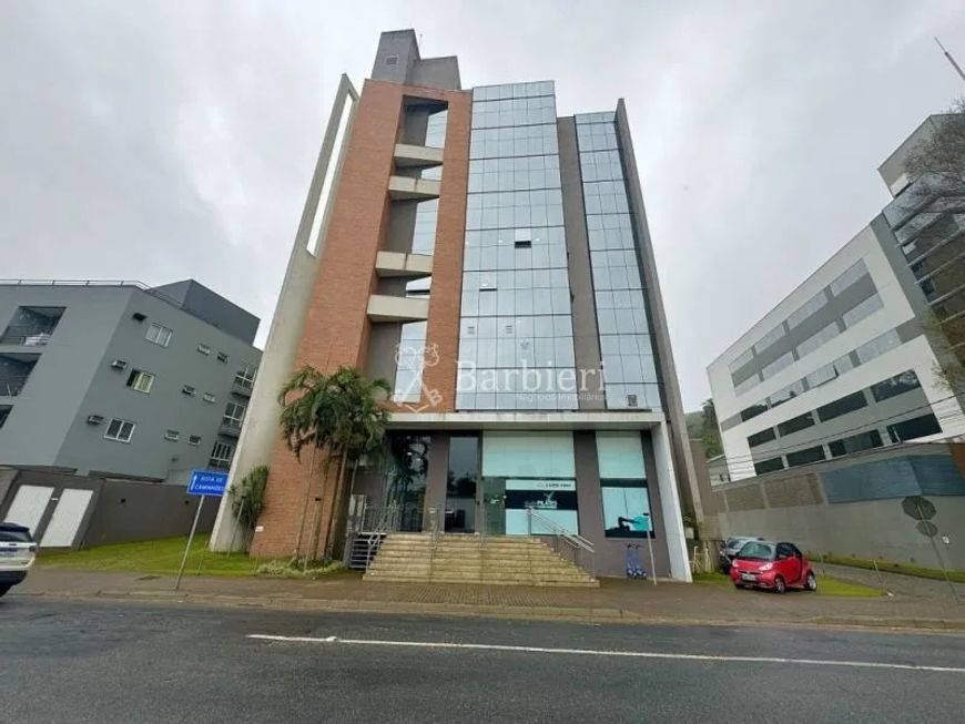 Sala Comercial com 221m² e 11 vagas no Centro de Blumenau/SC