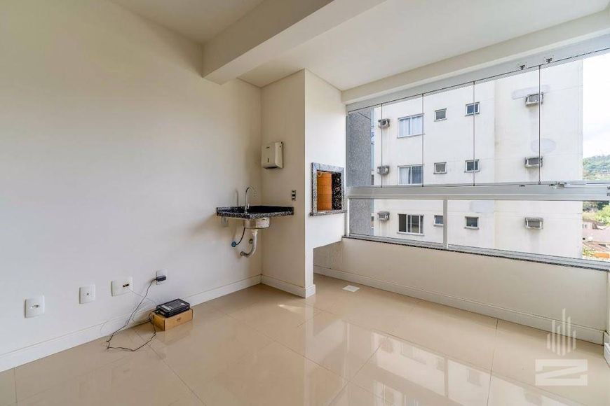 Apartamento à Venda com 2 Dormitórios e 70m² no bairro Victor Konder em Blumenau