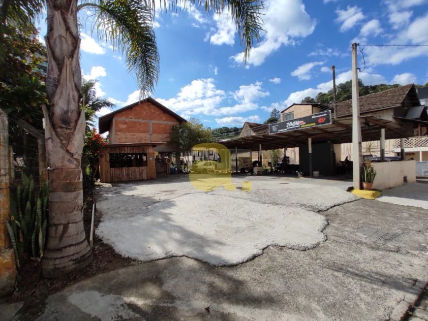 TERRENO DE ESQUINA, BEM LOCALIZADO NO BAIRRO GARCIA!