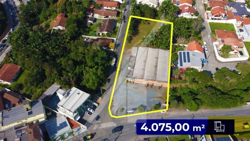 Excelente terreno com 4000m² de área na Escola Agrícola. Ideal para construção de casas, apartamento