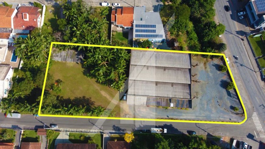 Excelente terreno com 4000m² de área na Escola Agrícola. Ideal para construção de casas, apartamento