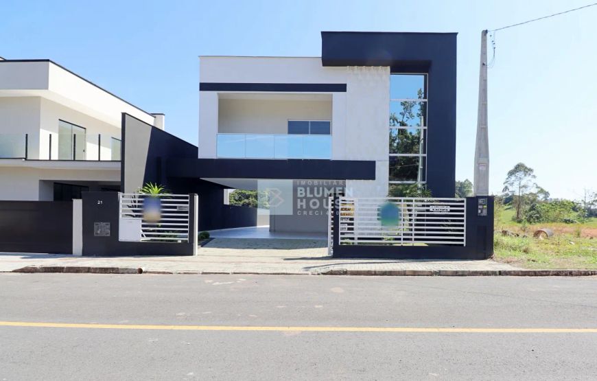 Casa de alto padrão no bairro Rio Morto, Indaial!