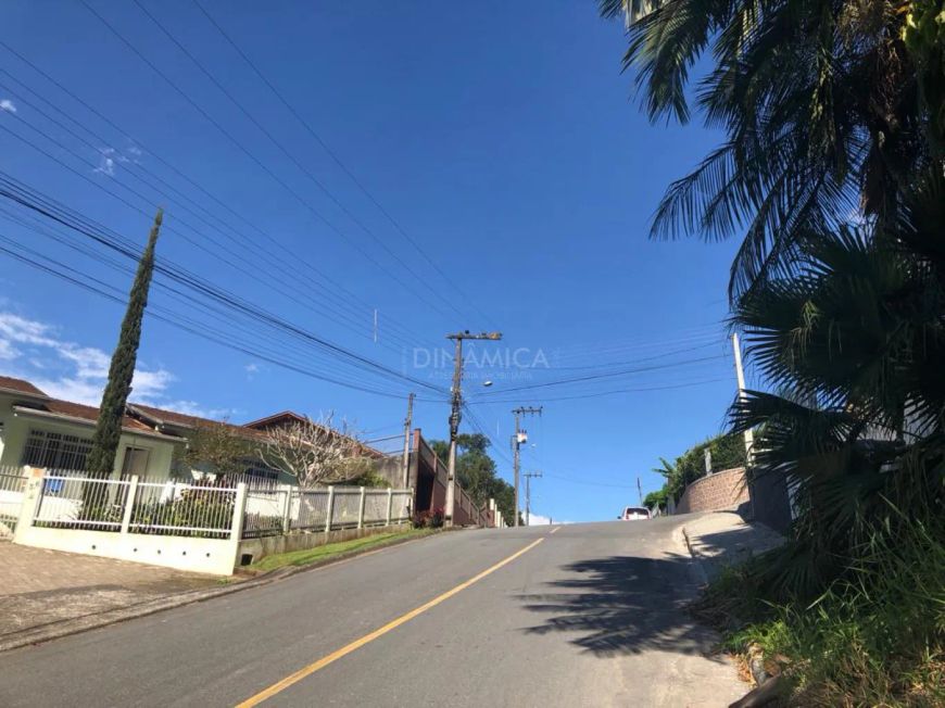 Ótimo terreno no Bairro Badenfurt, com 560,27m2, próximo a via expressa de acesso ao trevo de Pomero