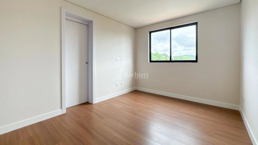 Cobertura duplex com 4 suítes, 216 m² de área privativa no bairro Água Verde em Blumenau/SC