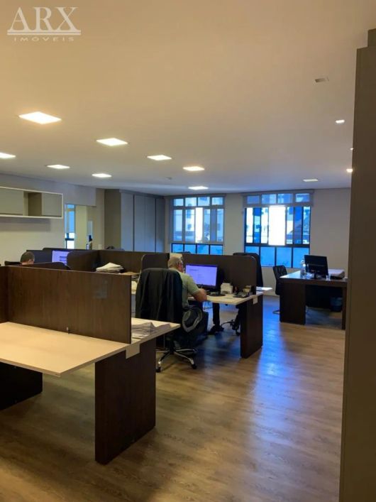 Atenção você que é investidor: Sala Comercial a venda no centro de Blumenau