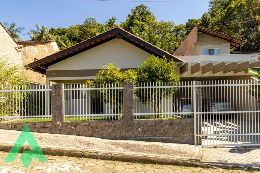 Ótima casa semi mobiliada, no Bairro Fortaleza!!