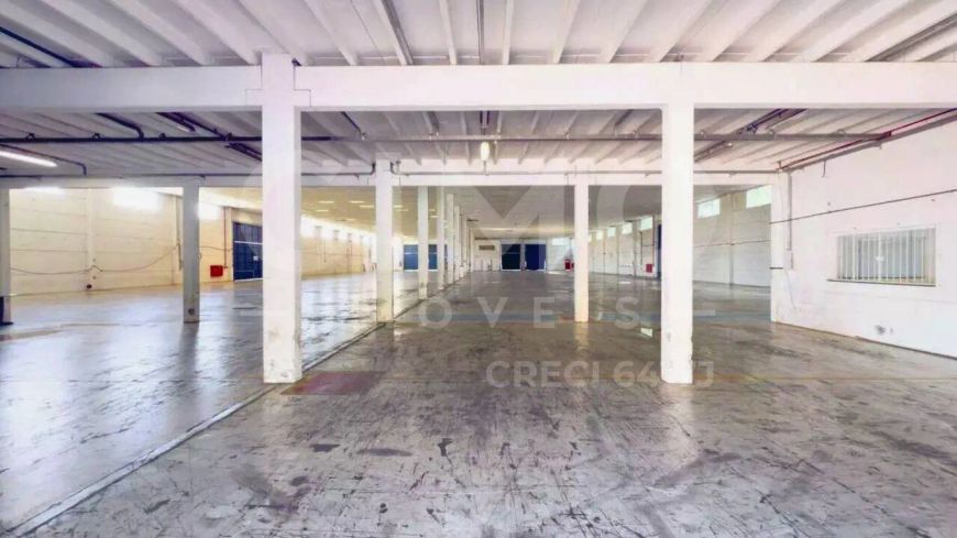 Galpão para locação na BR-470 com 3.560m²