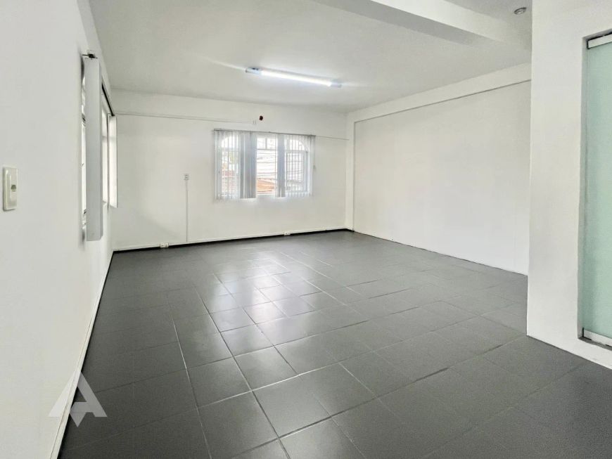 Sala comercial para locação na Vila Nova!