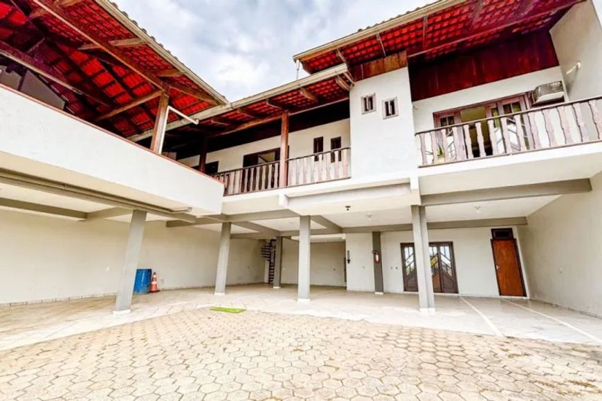 Imóvel para venda possui 305 metros quadrados com 3 quartos em Badenfurt - Blumenau - SC