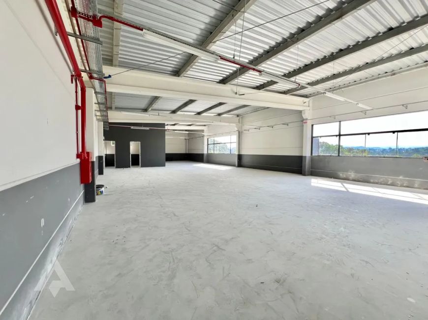 Locação de galpão no bairro Do Salto com 210m², estacionamento amplo e excelente ponto estratégico!