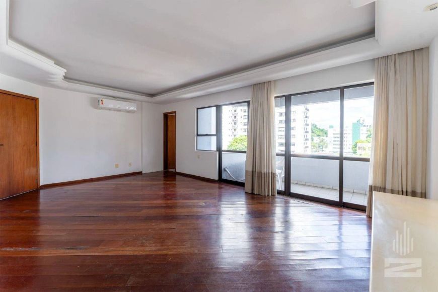 Apartamento á venda com 3 Dormitórios 162 m² Ótima localização no bairro Victor Konder em Blumenau