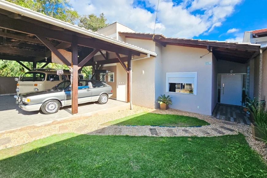 Casa plana, próximo a Ailos, com 2 suítes à venda, 143 m² por R$ 1.100.000 - Velha - Blumenau/SC