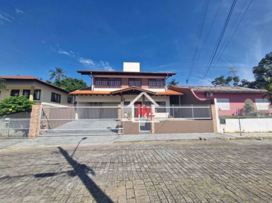 Casa com 3 dormitórios à venda, 234 m² por R$ 1.800.000,00 - Velha - Blumenau/SC