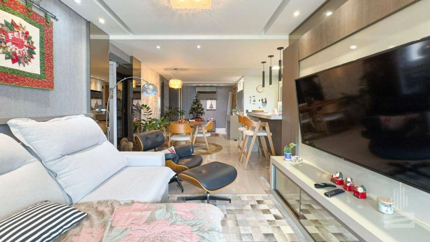 Excelente Apartamento à Venda com 2 Dormitórios e Semimobiliado em Ótima Localização no bairro Vila
