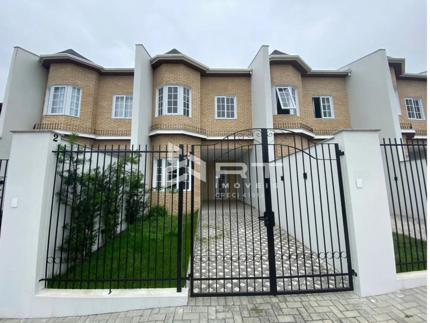 Excelente sobrado duplex a venda na Agua Verde!