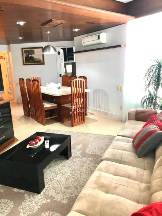 Cobertura duplex com 3 quartos sendo 1 suíte no bairro Ponta Aguda em Blumenau/SC