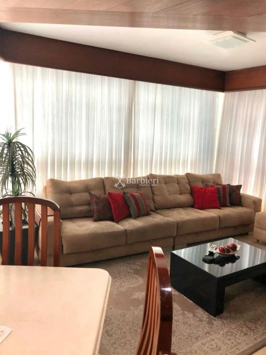 Cobertura duplex com 3 quartos sendo 1 suíte no bairro Ponta Aguda em Blumenau/SC