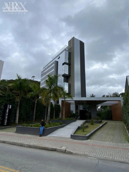 Ampla sala comercial nova no bairro Garcia.