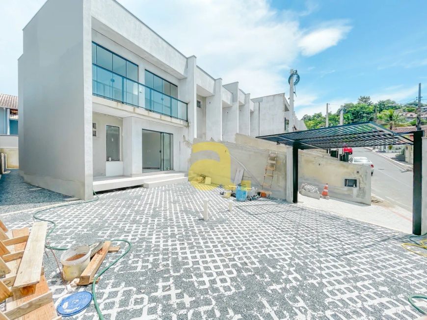 Sobrado com 3 quartos na Escola Agrícola, Blumenau