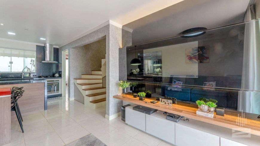 Casa Mobiliada com 2 Dormitórios (1 Suite), À Venda, 119 m² por R$ 590.000 - Fortaleza - Blumenau/SC