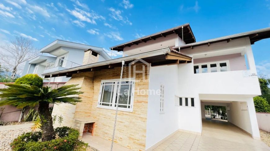 Casa 04 dormitórios sendo 01 suíte Máster para venda em Blumenau, Bairro Velha