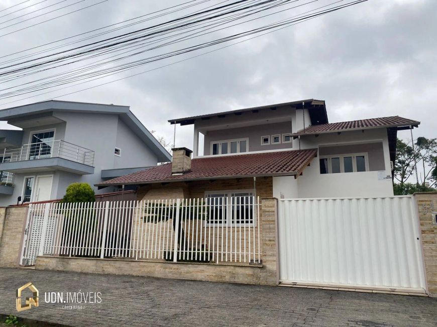 Casa a venda no bairro Velha, Blumenau - SC