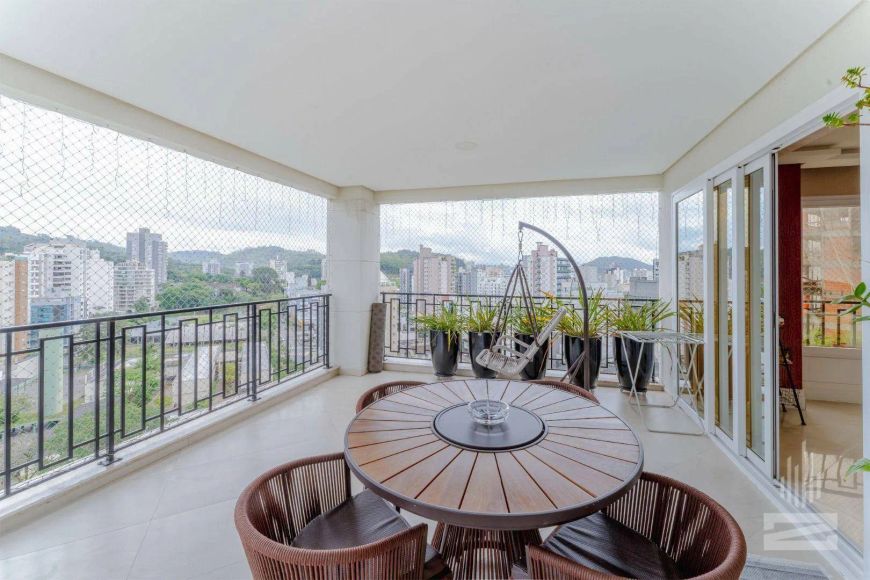 Maravilhoso Apartamento de Altíssimo Padrão à Venda com 4 Suítes e