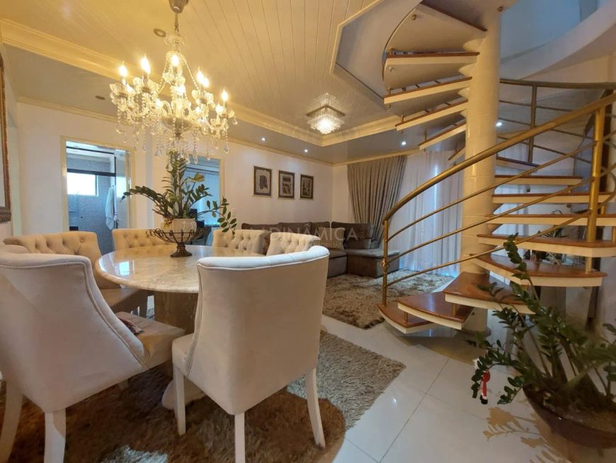 Cobertura duplex com 4 dormitórios no Bairro Garcia em Blumenau.