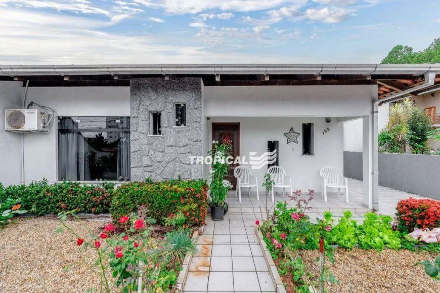 Casa com 4 dormitórios à venda, 114 m² por R$ 1.100.000,00 - Escola Agrícola - Blumenau/SC