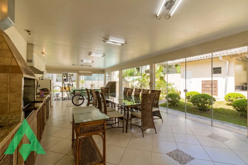 Excelente casa à venda, no Bairro Itoupava Seca!